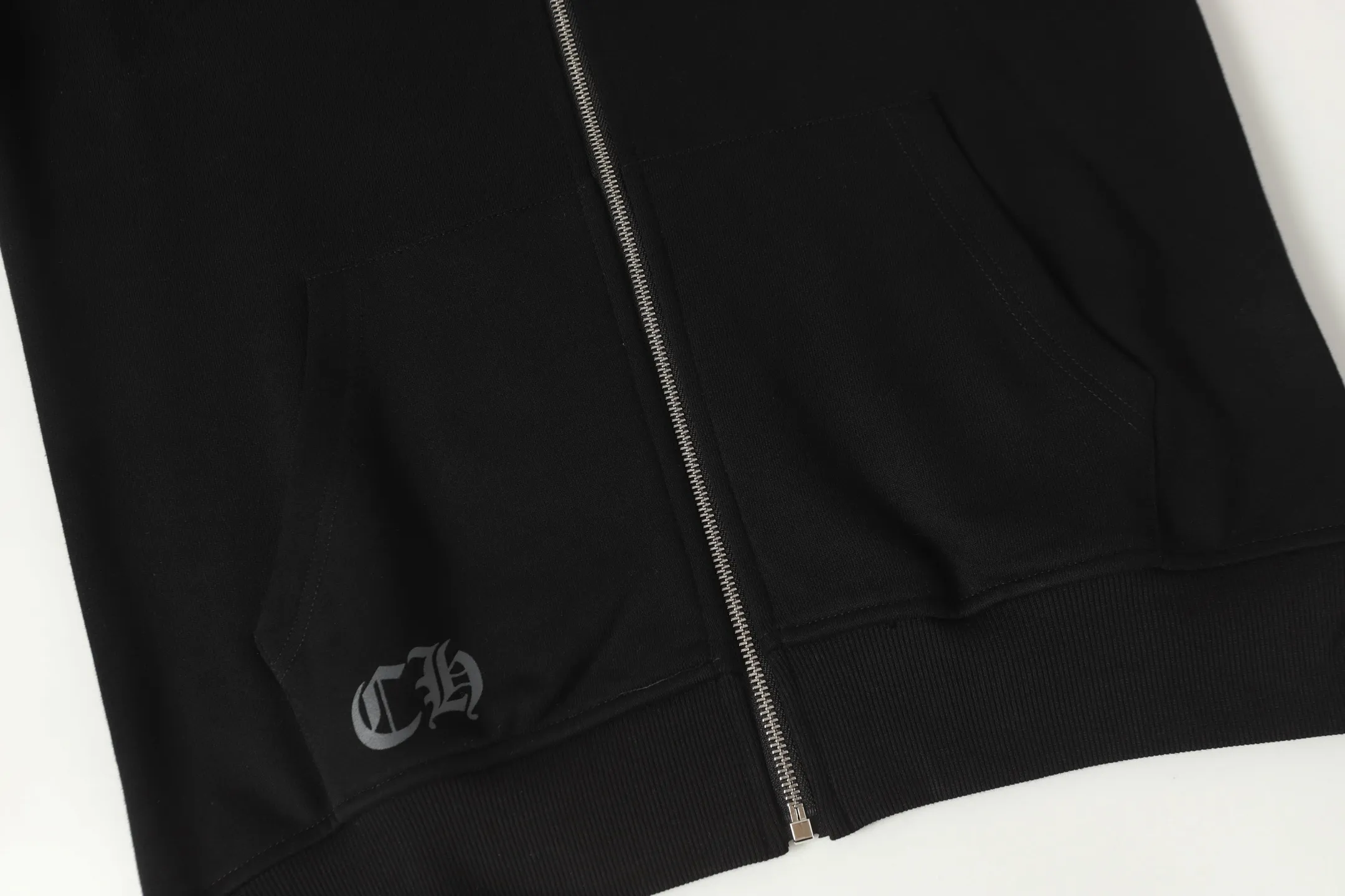 P260 -Chrome Hearts/Chrome Hearts Colorful Sanskrit Printed Zip Sweater Cardigan Jacket -High weight, high density and high quality. The wool is soft and skin-friendly. It feels soft and silky. It has excellent warmth and skin-friendly properties.